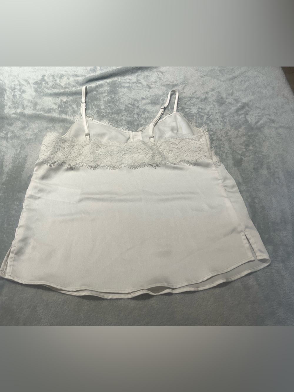 Abercrombie & Fitch White Lace Trim Satin Cami - Picture 3 of 4